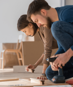 הרכבת רהיטים – לבד? עם איש מקצוע?